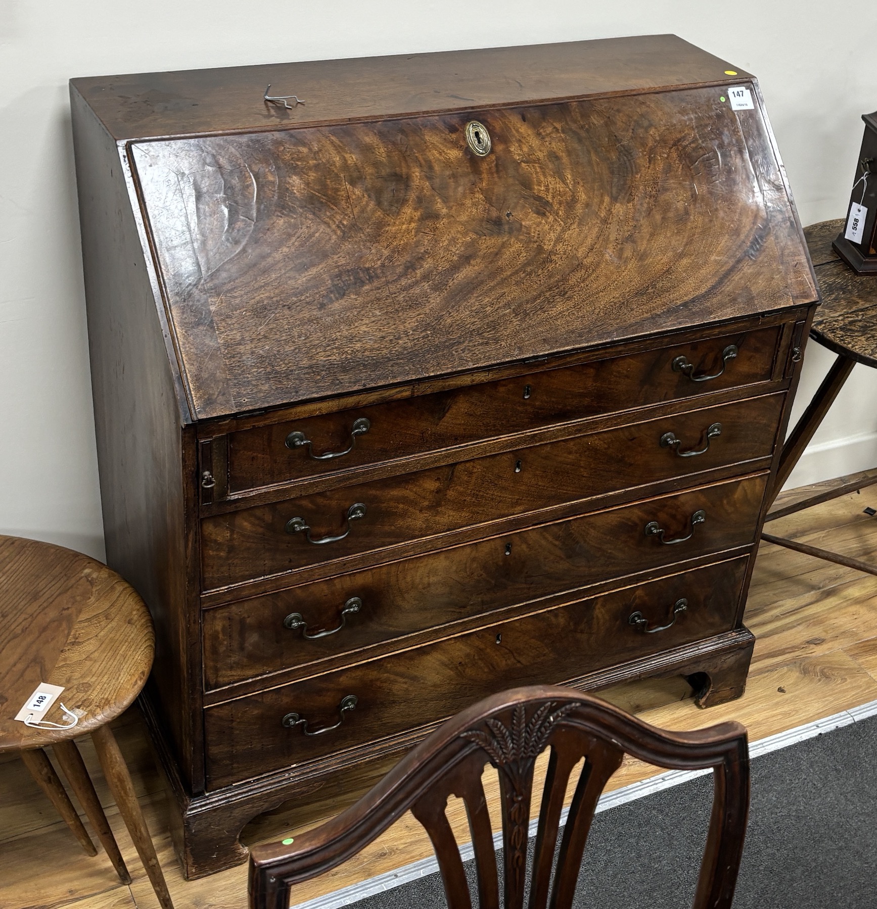 A George III mahogany bureau, width 100cm, depth 51cm, height 108cm